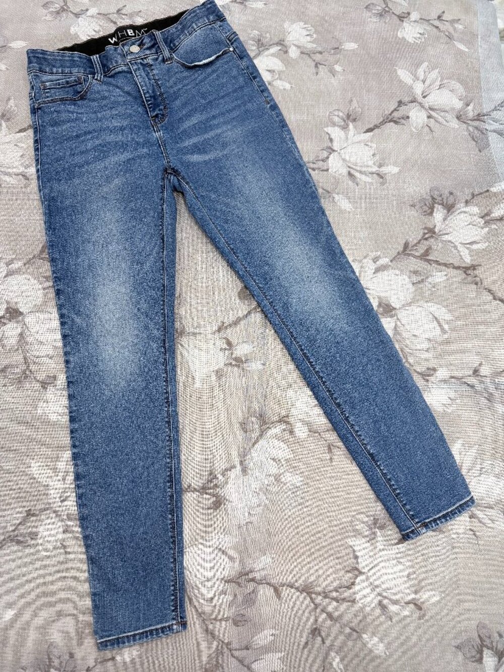 WHBM White House Black Market Skinny Jeans 6S Short Medium Wash Stretch Denim